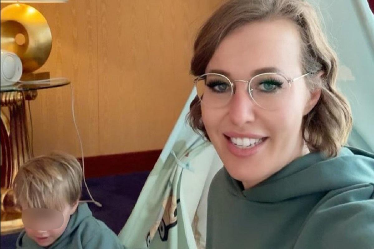 Телеведущая и журналистка Ксения Собчак отправилась в Дубай вместе с сыном