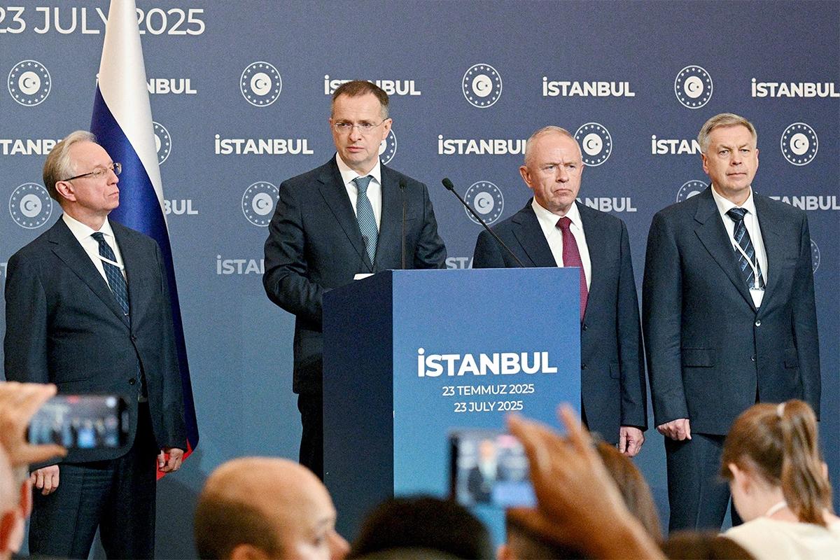 Мединский привел историческую справку для генсека НАТО