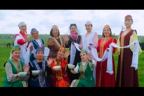 Глава Калмыкии Бату Хасиков: Элиста приняла финальный концерт Фестиваля тюльпанов с участием этно-исполнителей