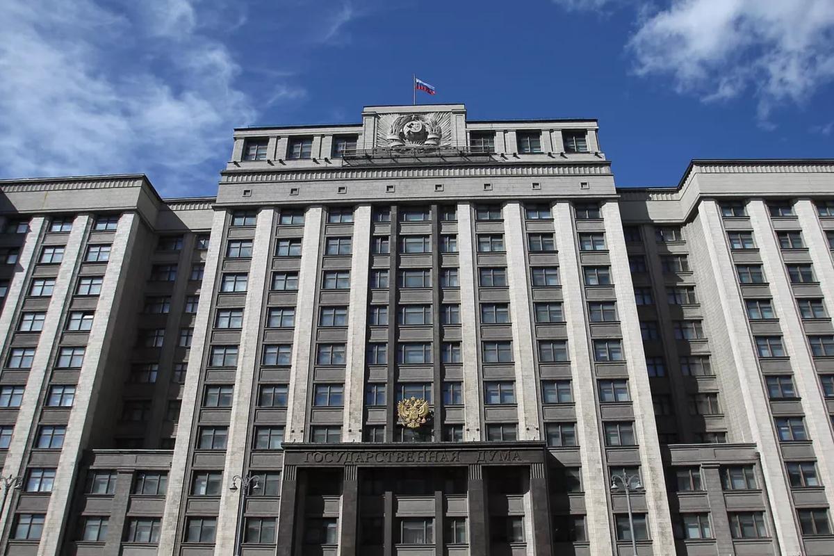 В Госдуме рекомендовали принять закон о круглогодичном призыве в армию