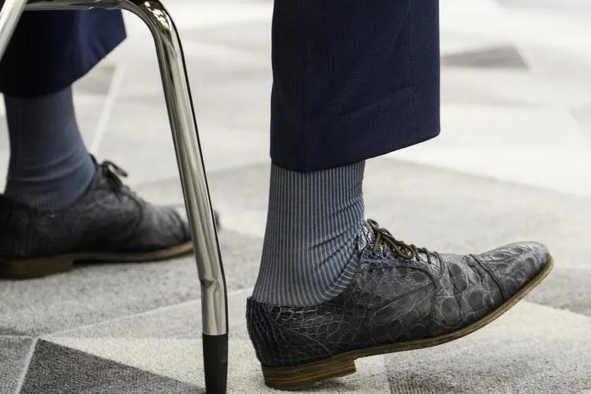 В Госдуме задумались о новых правилах для обуви: депутаты борются с пачкающими носки материалами