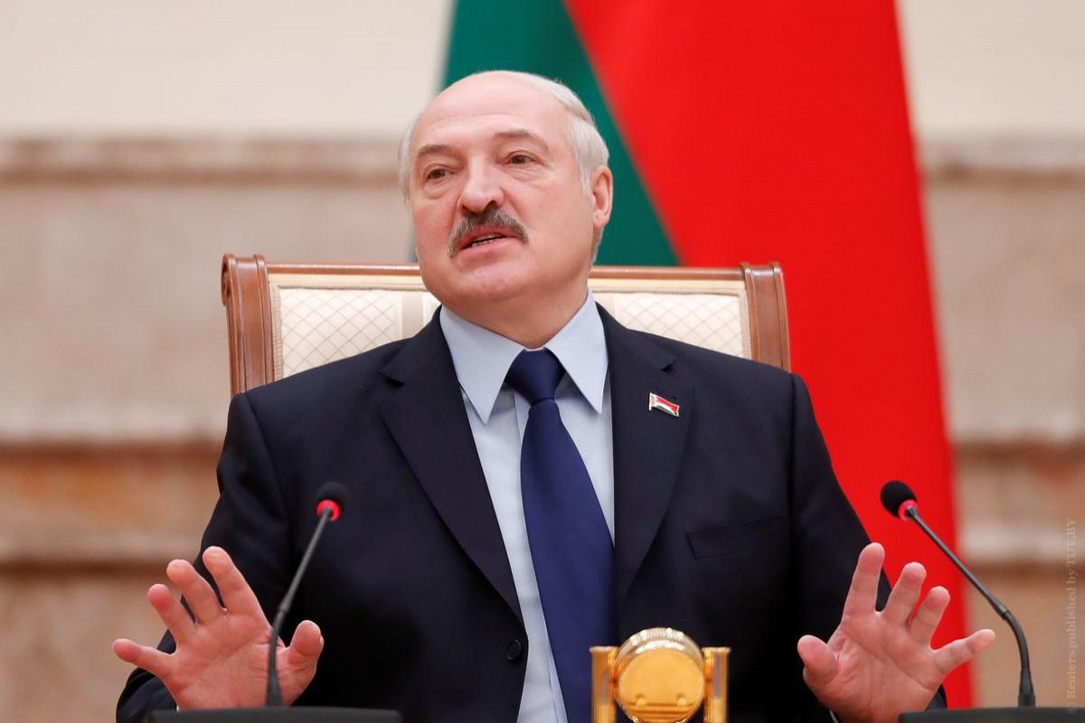 Лукашенко признался в необычном «объятии» с ядерной боеголовкой