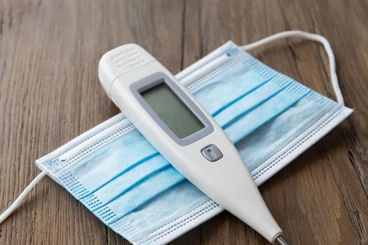 В Омске занятия приостановлены в 53 классах и 42 группах