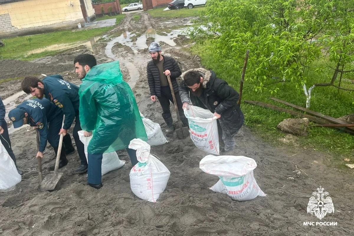 Дорожные службы и энергетики Красноярска перешли в усиленный режим