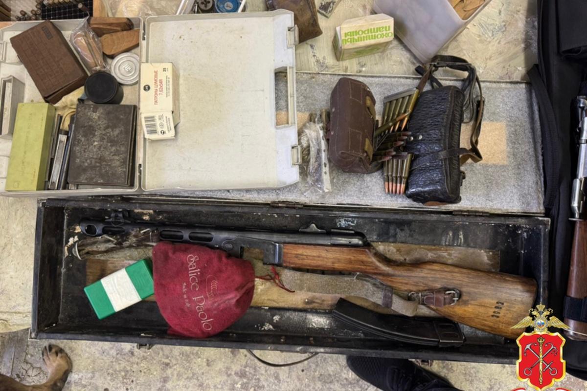 Полиция Петербурга арестовала подпольных торговцев оружием