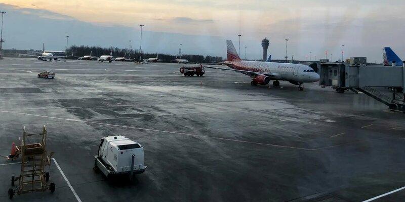 Passenger plane flying from St. Petersburg was unable to land in Krasnoyarsk due to wind
