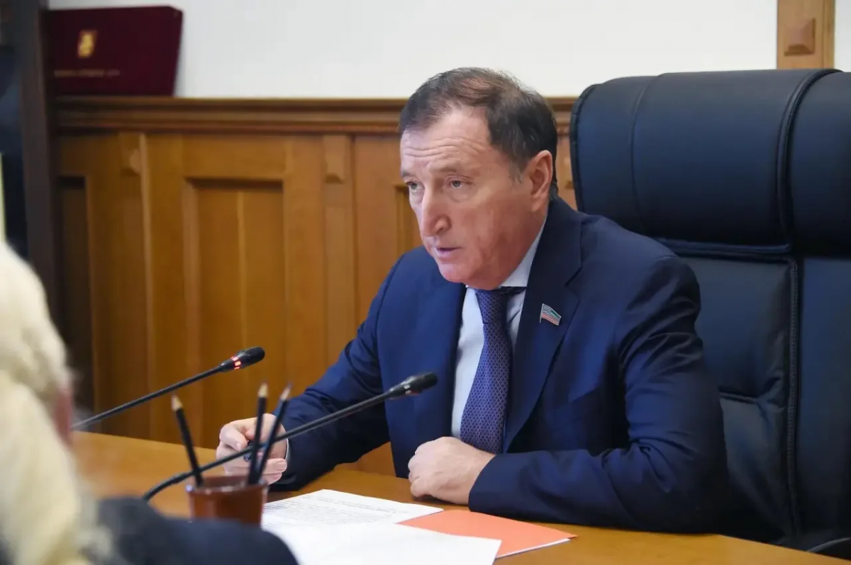 Спикер Народного Собрания Дагестана Заур Аскендеров удостоен Почетной грамоты председателя Заксобрания Санкт-Петербурга за укрепление межпарламентских связей