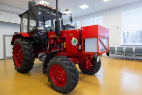 Гибридный трактор от Тимирязевки выйдет на работу в поле в конце мая 2026 года