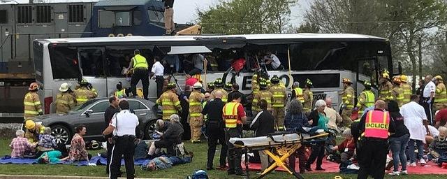 В Миссисипи при столкновении поезда и автобуса погибли четыре человека