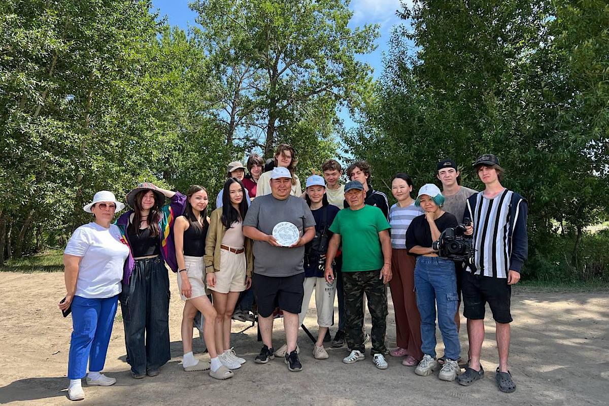 В Туве стартовали съемки киноленты «Тени ушедших Тулку» на фоне древней святыни