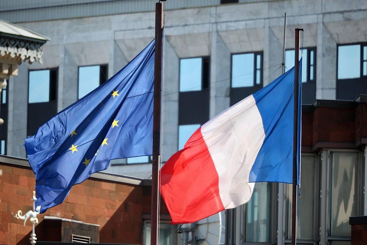 Память сильнее политики: во Франции установят монумент в честь отряда «Родина»