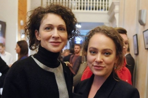 Уехавшая из РФ Ксения Раппопорт навестила Аглаю Тарасову