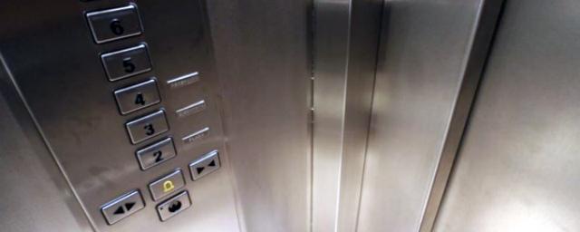 Соседка убитой в лифте москвички: Убийца прячется в одной из квартир