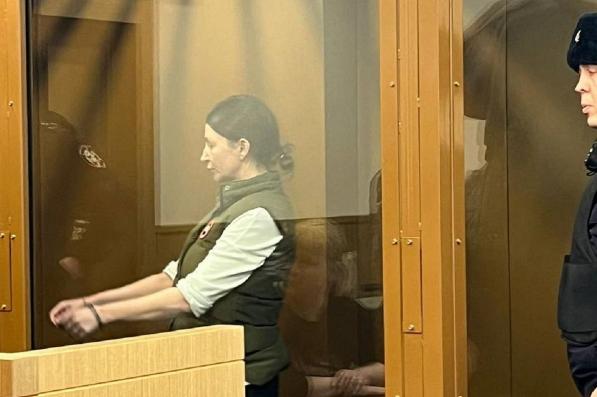 Московский суд на три месяца продлил арест имущества родственников блогера Елены Блиновской и подконтрольных ей фирм