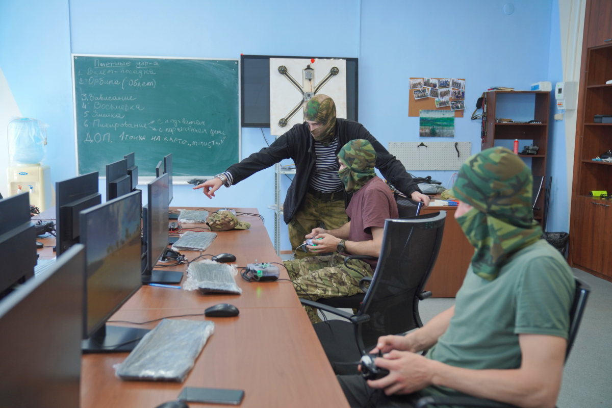 Ивановский ДОСААФ обучает бойцов управлению беспилотниками и роботами
