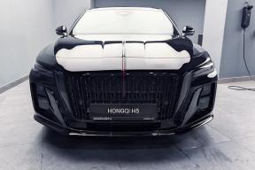 Китайский прорыв: Hongqi H5 обошел Toyota Camry в битве за российских бизнесменов