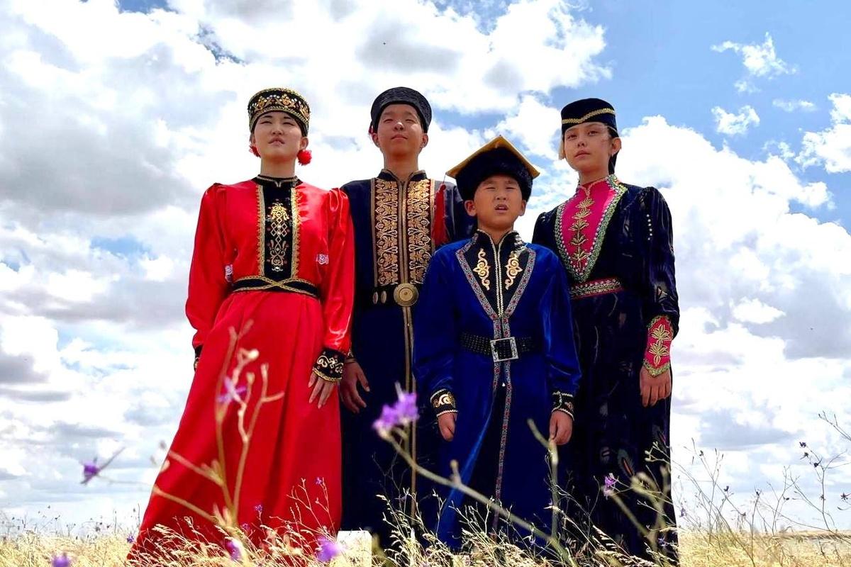 В Калмыкии отметили день национального костюма