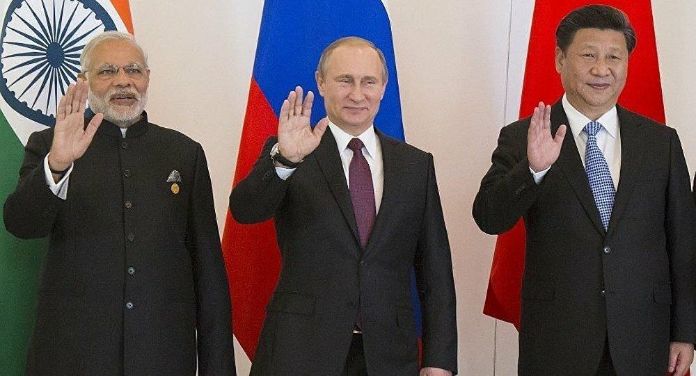 «Давай, Запад, до свиданья!» Индия и Китай против мирного саммита без участия России. А поедет ли Путин?