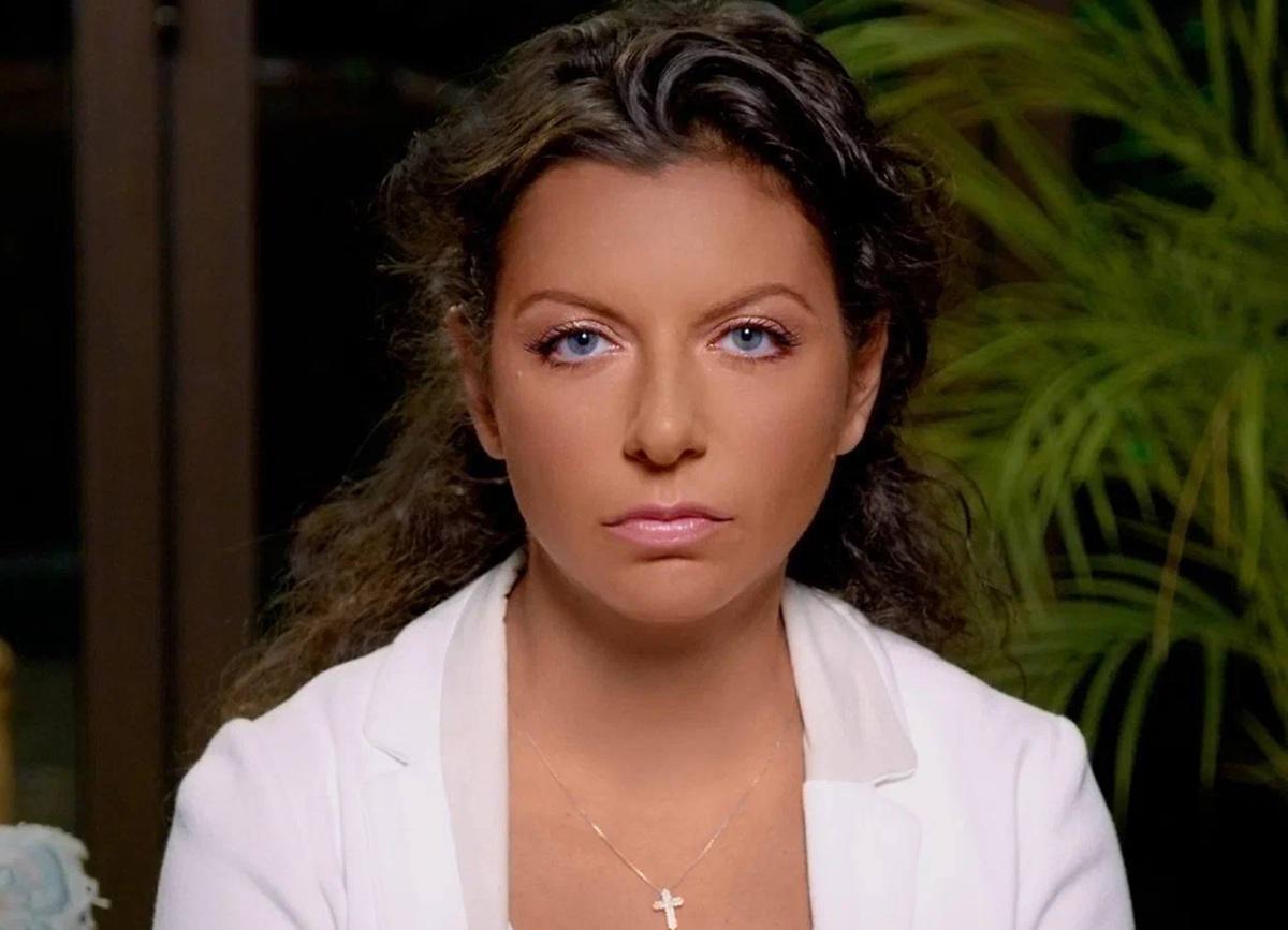 Рак после 40 дней в реанимации. Маргарита Симоньян впервые появилась в парике. Как не вырастить себе онкологию