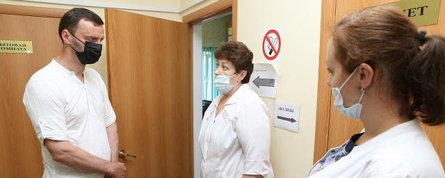 Виктор Неволин посетил амбулаторию в селе Константиново