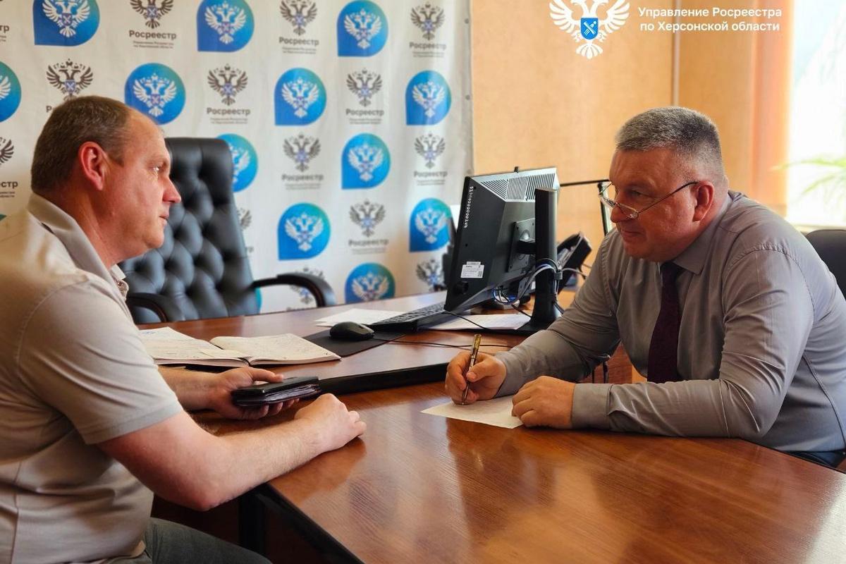 Росреестр проводит личные приёмы и онлайн-консультации для жителей Херсонской области
