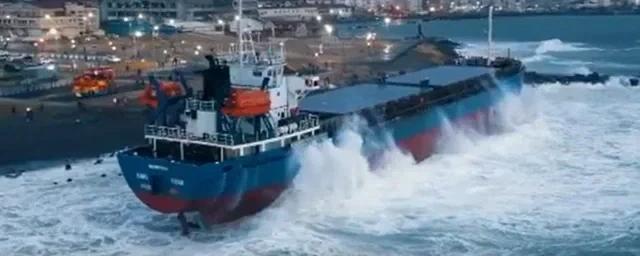 The crew of the bulk carrier Xing Yuang, which ran aground in late 2021 off Sakhalin, returned to China