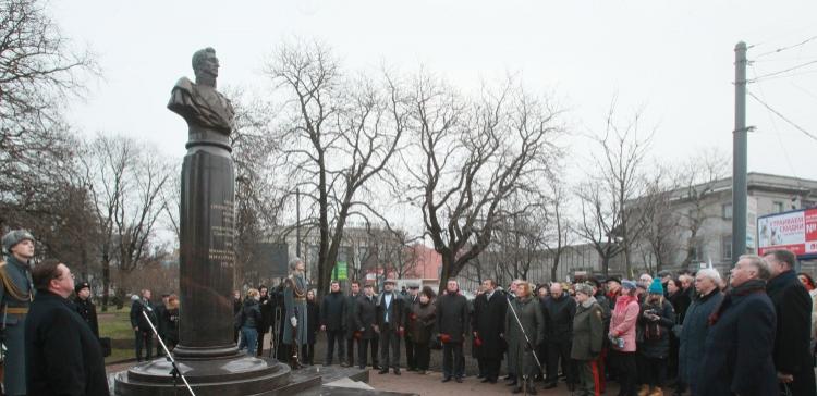 В Петербурге открыт первый в России памятник графу Милорадовичу 