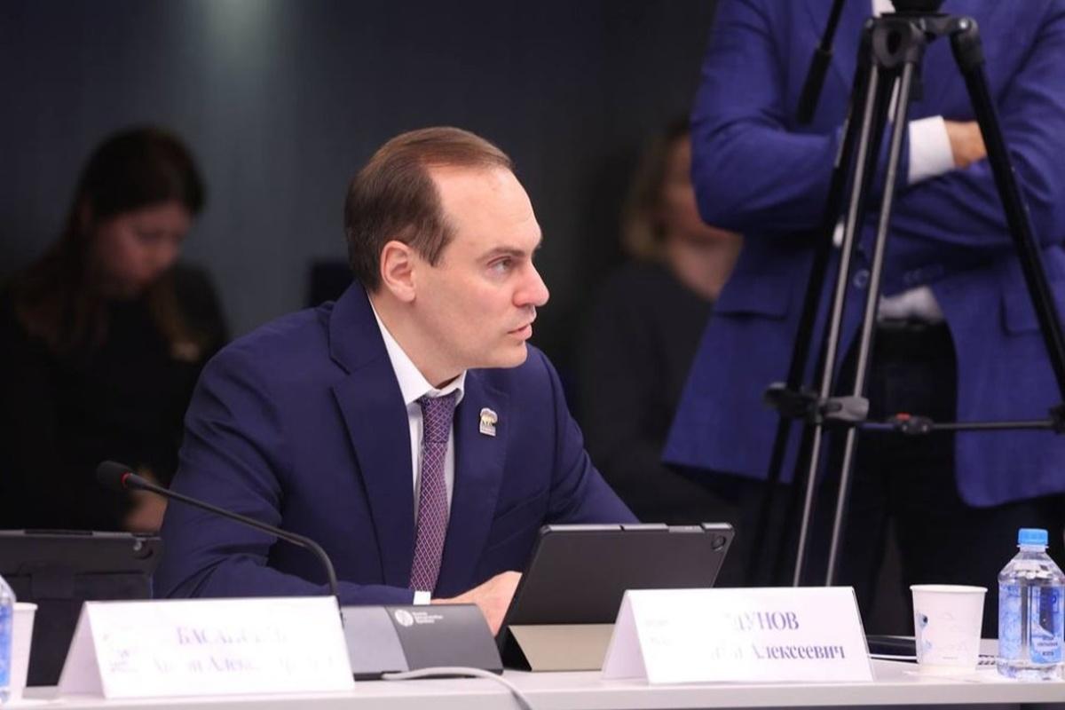 Артём Здунов поделился опытом Мордовии по ремонту школ и детсадов