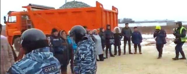 ОМОНовцы задержали противников мусоросжигательного завода под Казанью
