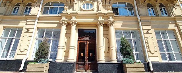 В мэрии Ростова прошла выемка документов в рамках дела о гибели 80-летней учительницы во время ливня