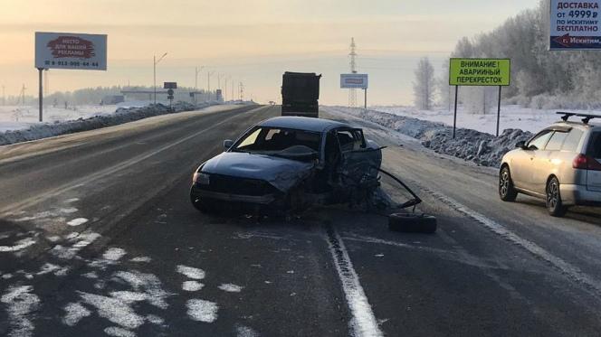 Под Новосибирском произошло ДТП с тремя автомобилями