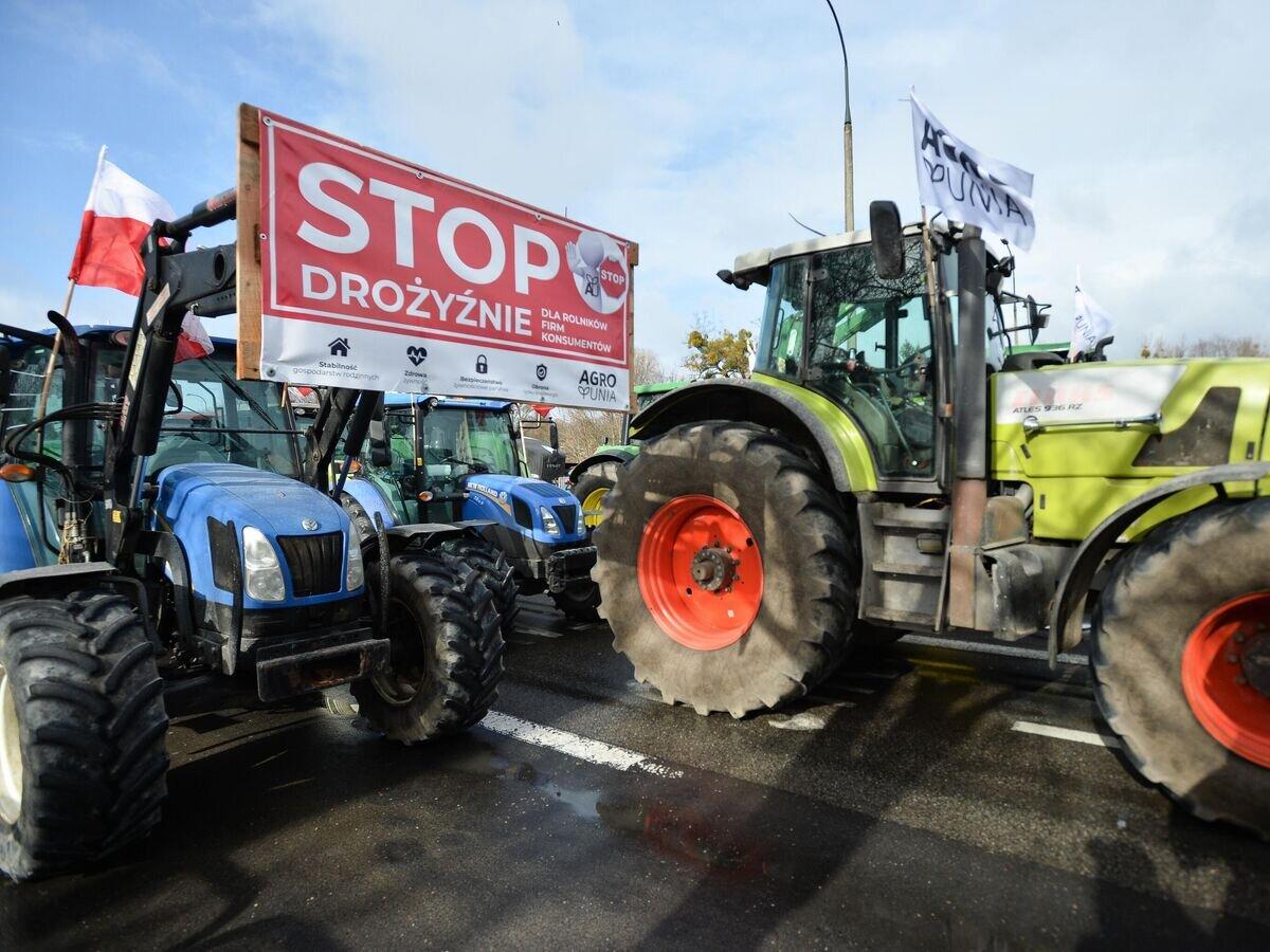 Украина требует от Польши наказать участников «разгрузки» фур с зерном