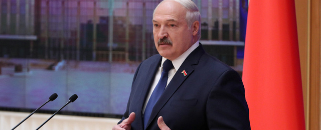 Лукашенко призвал не выпрашивать газ и нефть, а использовать опилки