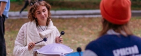 В парке Брянска появилась «Звуковая полянка» с двумя глюкофонами