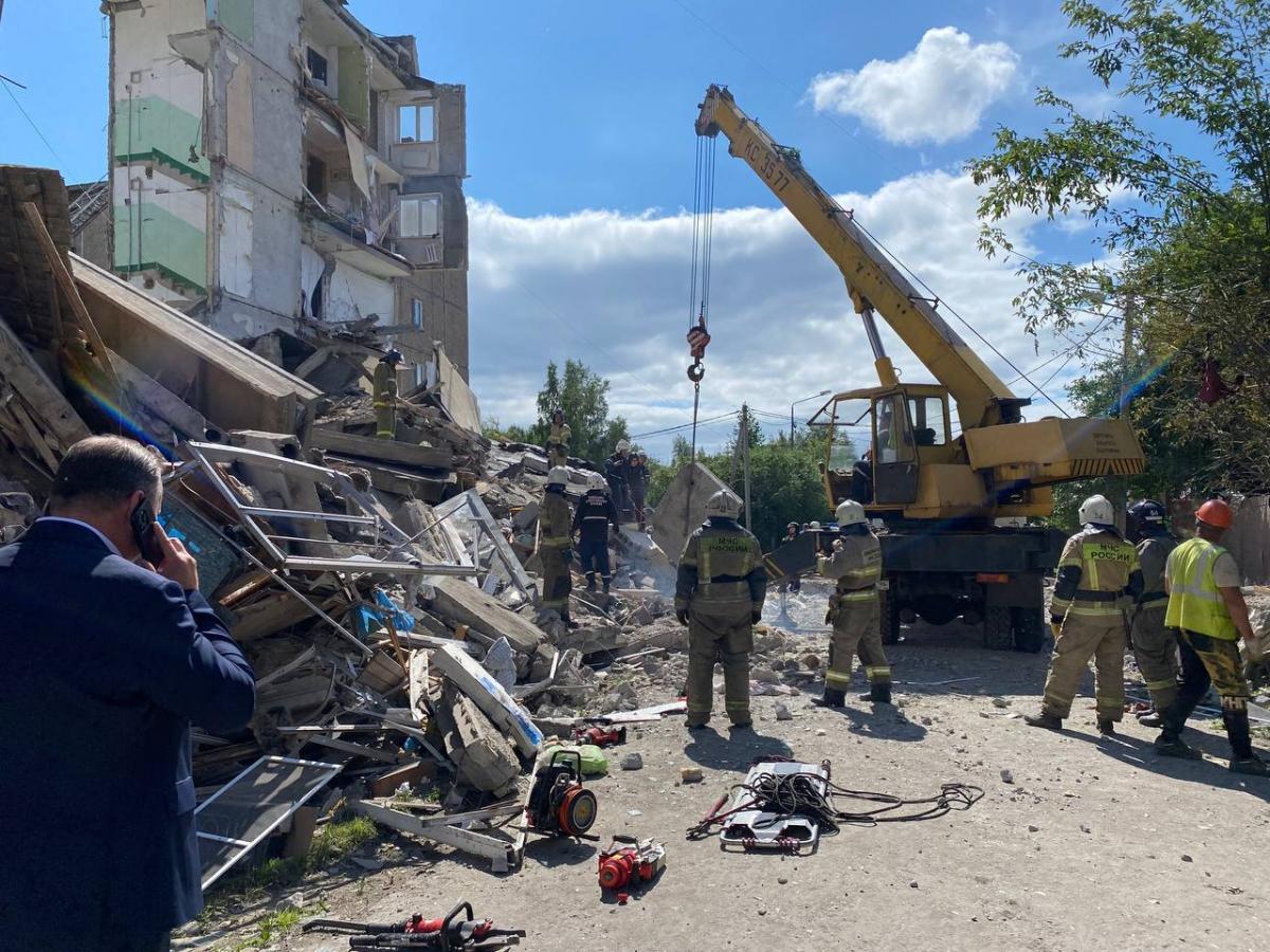 Местные жители сообщили, что возле взорвавшейся пятиэтажки в Нижнем Тагиле уже месяц пахло газом