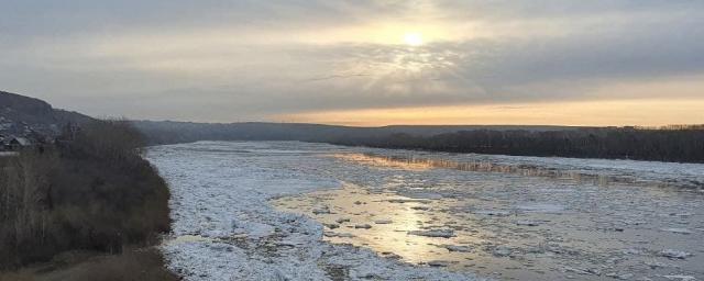 Камеры на реку томь в реальном времени. Ледоход в Кемерово на Томи 2021. Ледоход на Томи Междуреченск. Ледоход на реке кондома в Калтане. Ледоход на Томи 2022.