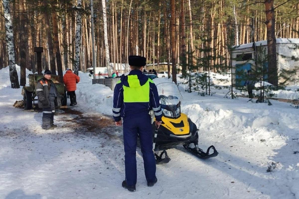 В Нижнем Тагиле снегоход влетел в толпу, сбив двух женщин и 4-летнего ребенка