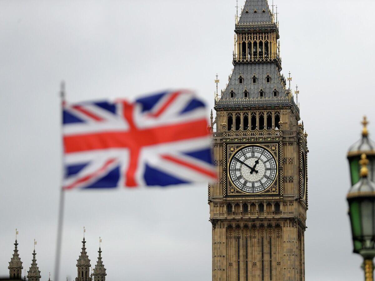 Жители Британии в ужасе от массового заказа властей на мобильные морги