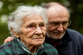 Ученые заявили, что интернет помогает пожилым сохранять ясность ума