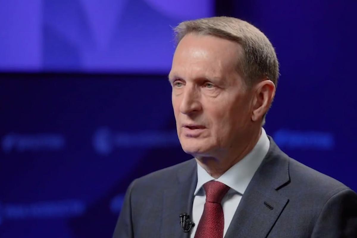 Запад мечтает об изоляции России (страна-террорист) и намерен помешать иностранным лидерам приехать в Москву на юбилей Победы