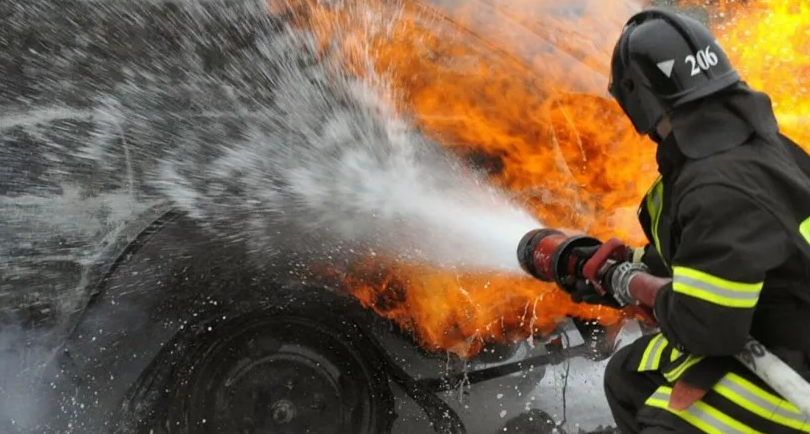 В Петербурге сожгли автомобиль муниципального депутата
