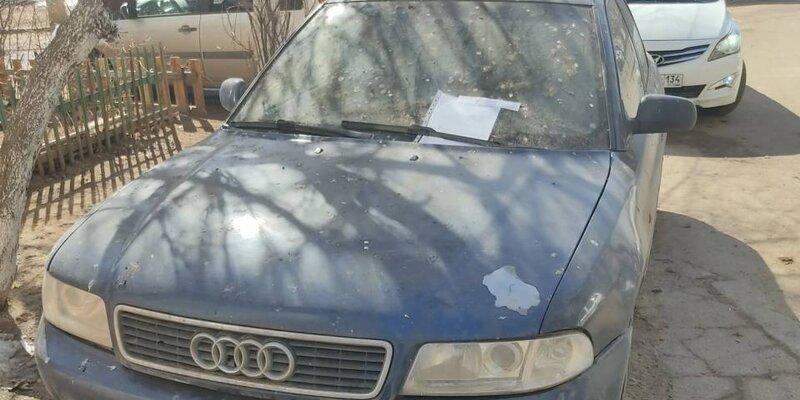 Власти города Волжского требуют от жителей убрать со дворов брошенные машины