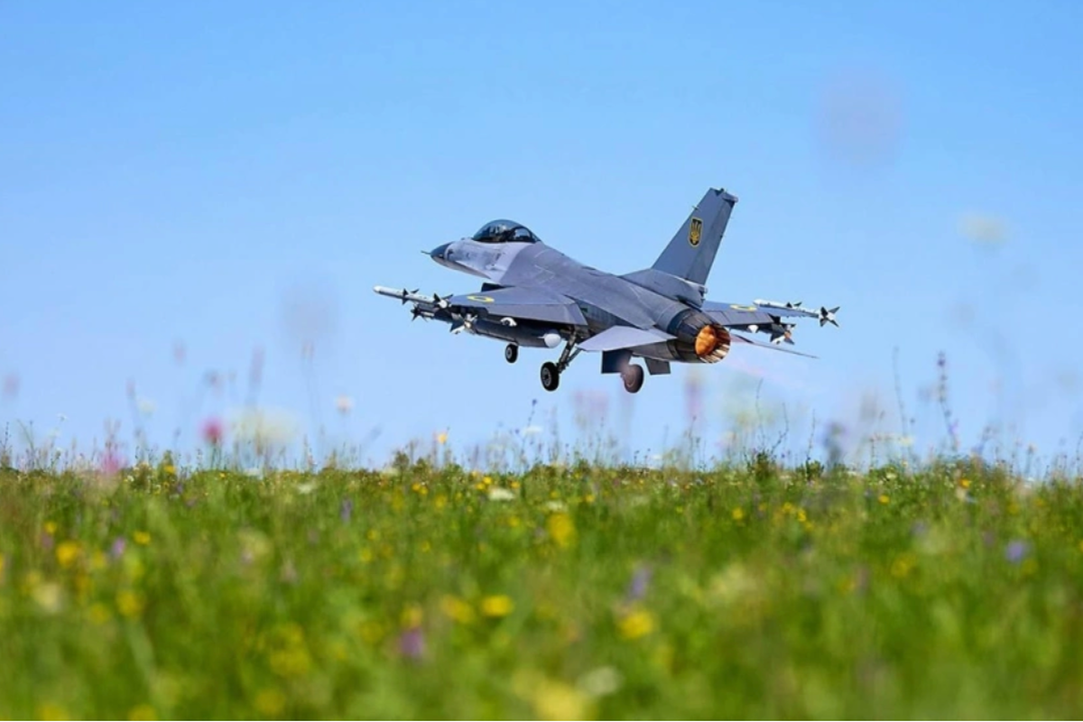 Economist: ВСУ применяют F-16 и другую технику для борьбы с дронами РФ