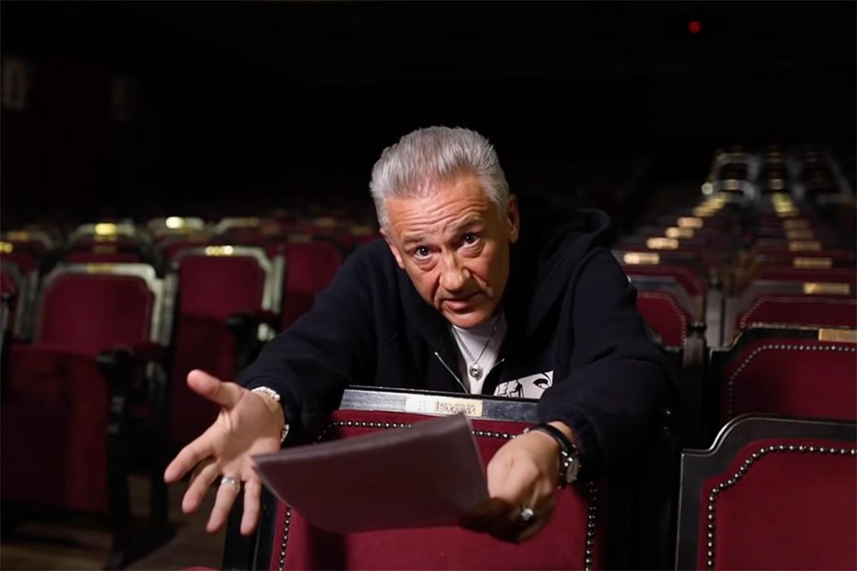 «Театр отдан под аренду». Коллеги в шоке от решения Олега Меньшикова. Прощание с известной актрисой переросло в скандал