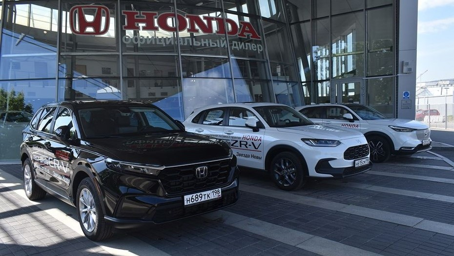 В Петербурге открылся официальный дилерский автосалон Honda