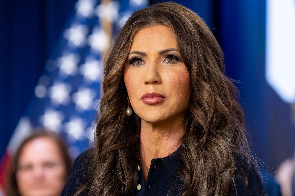 У министра внутренней безопасности США украли сумку с документами