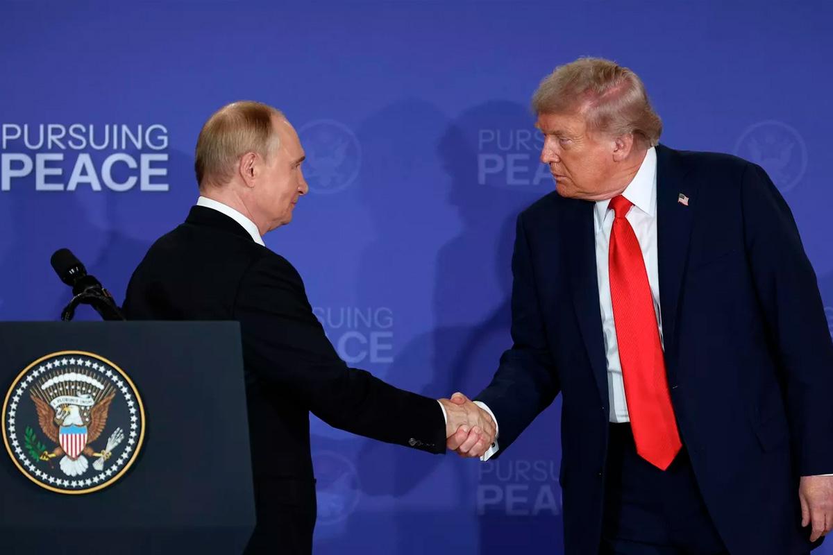 Ушаков: В Кремле пока не обсуждали трехсторонний саммит с участием Зеленского