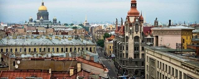 В Петербурге планируют разрешить экскурсии по крышам центра города