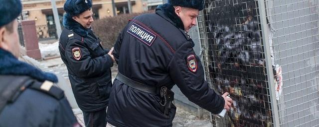 Полиция закрасила граффити пермяка Жунева в поддержку Павленского