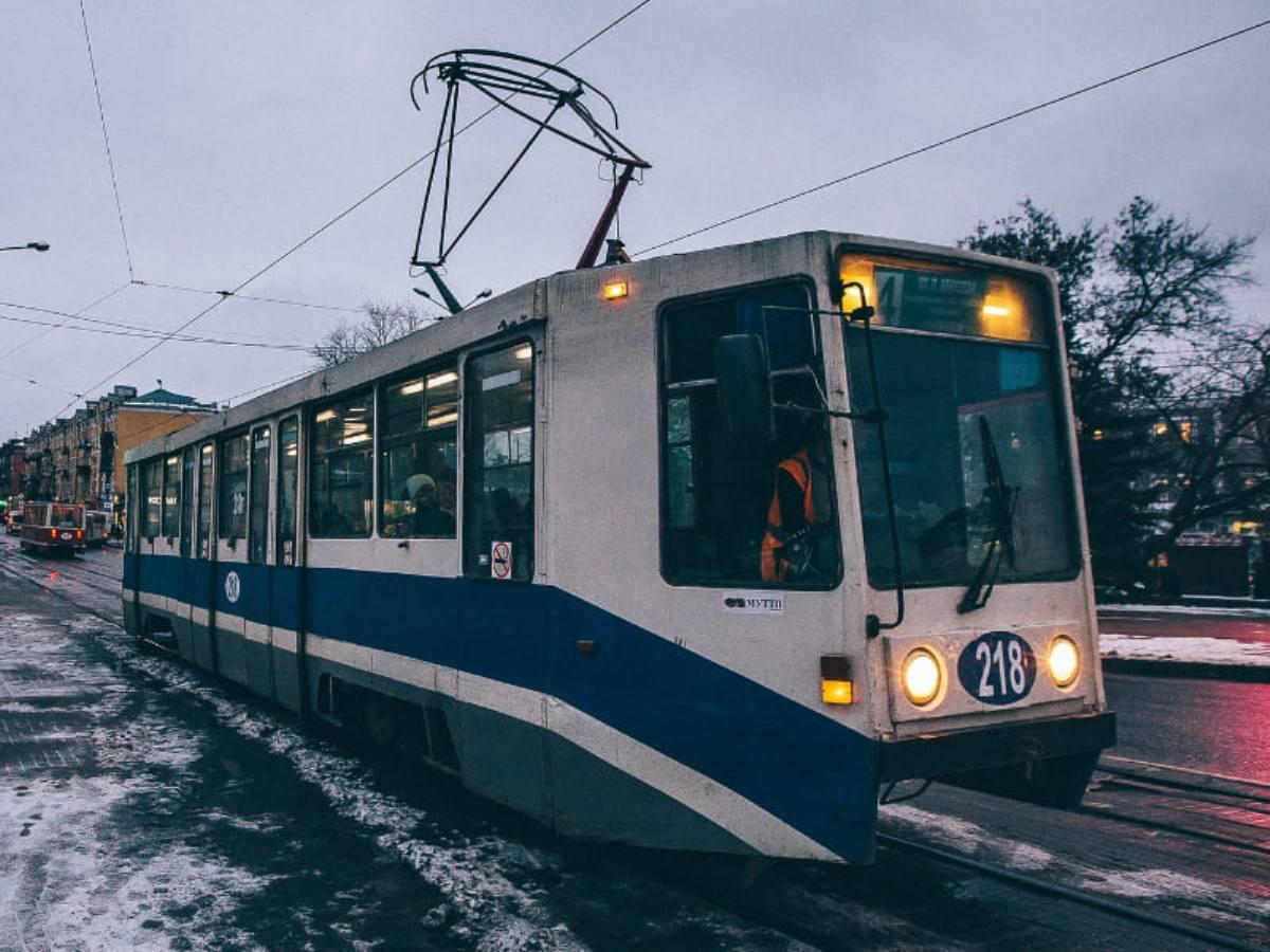 Водителей трамваев в Смоленске лишат обеда ради удобства пассажиров